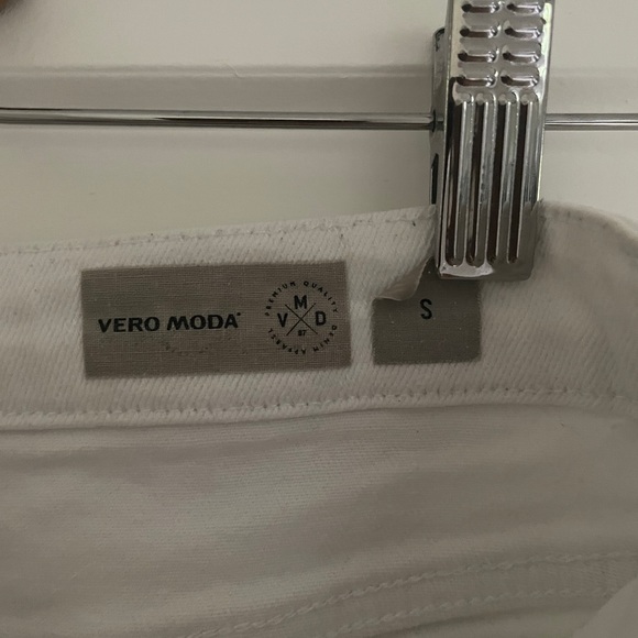 White denim shorts with suede ties - Picture 2 of 3